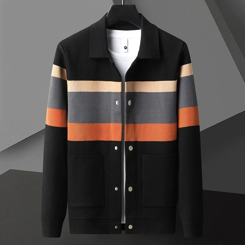 Gestreifte Varsity Strickjacke