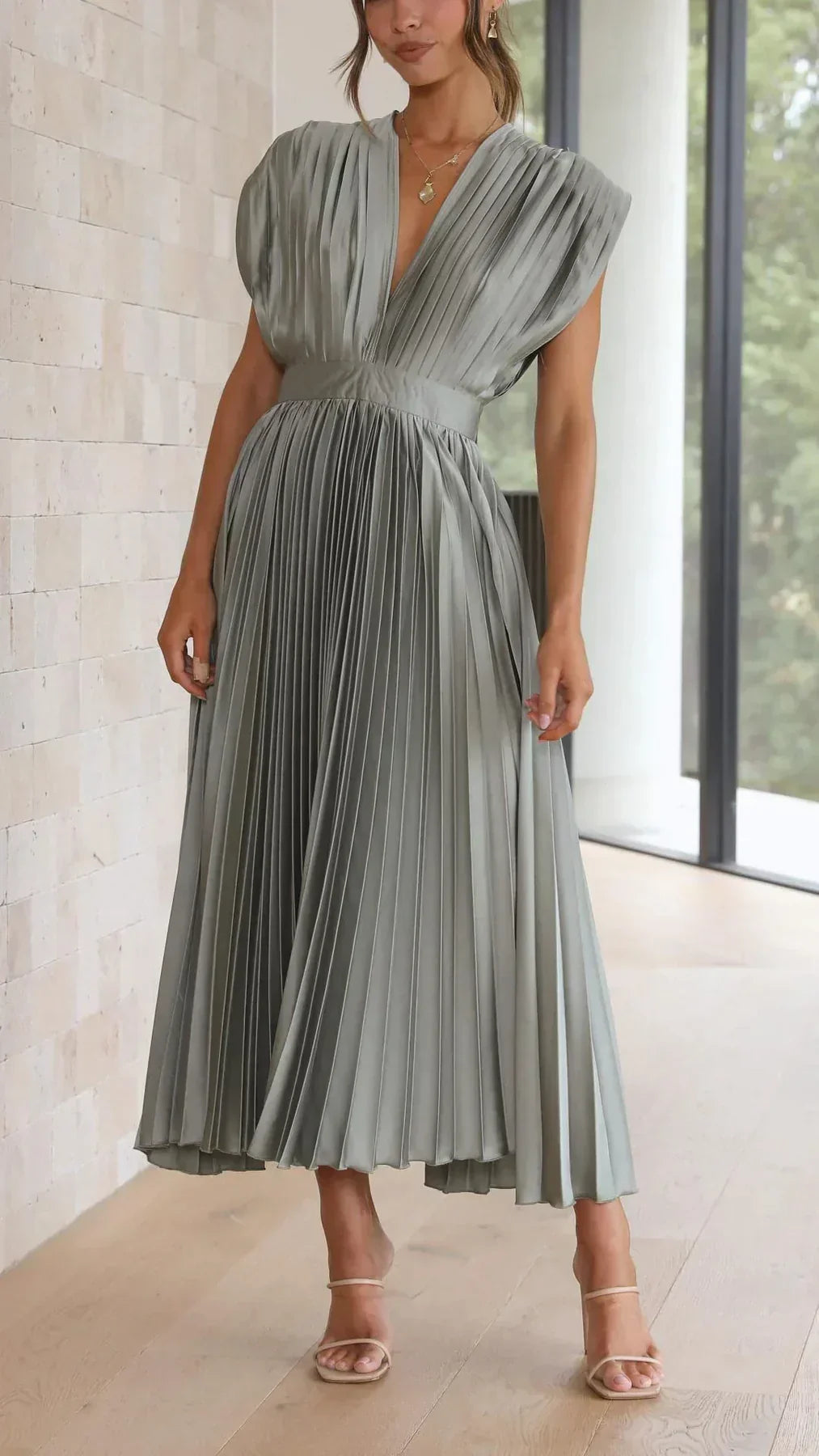 Leni - Elegantes Sexy Plissee-Kleid